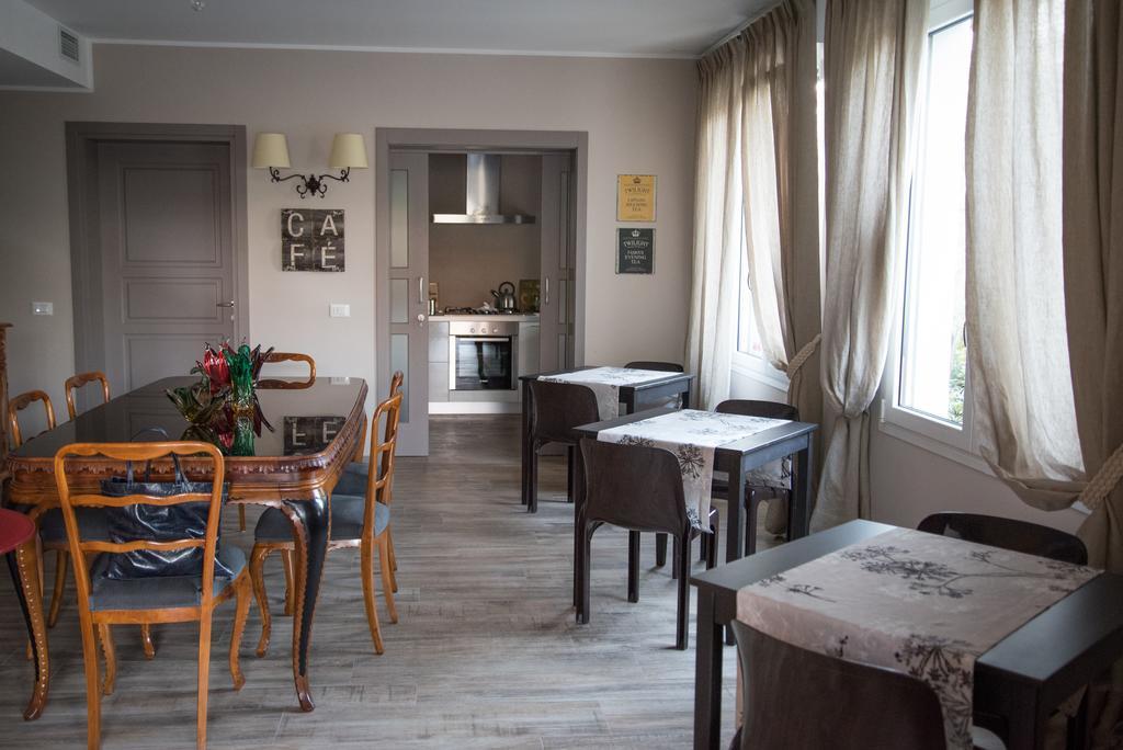 B&B La Dimora Del Garda Сирмионе Экстерьер фото