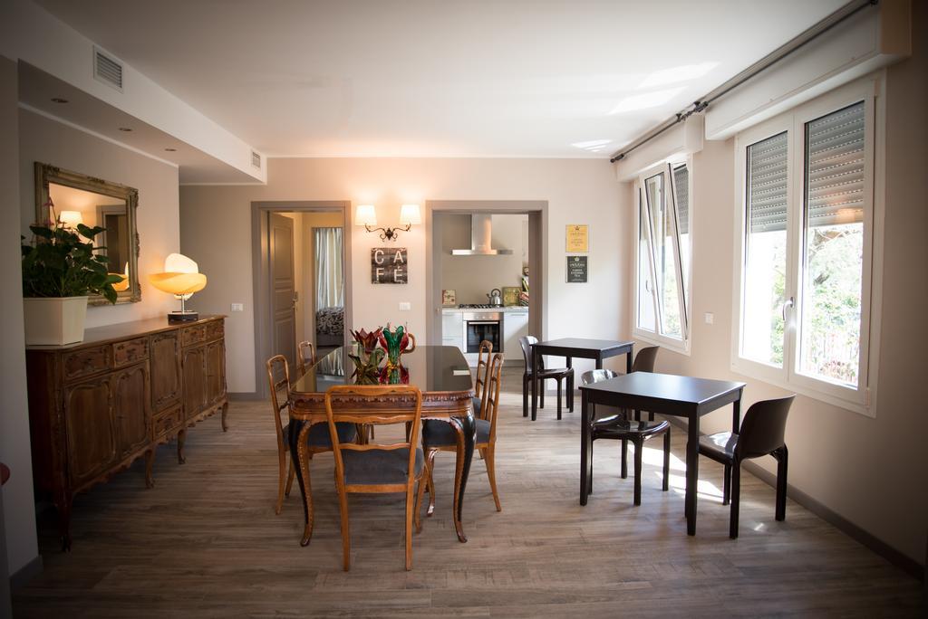 B&B La Dimora Del Garda Сирмионе Экстерьер фото