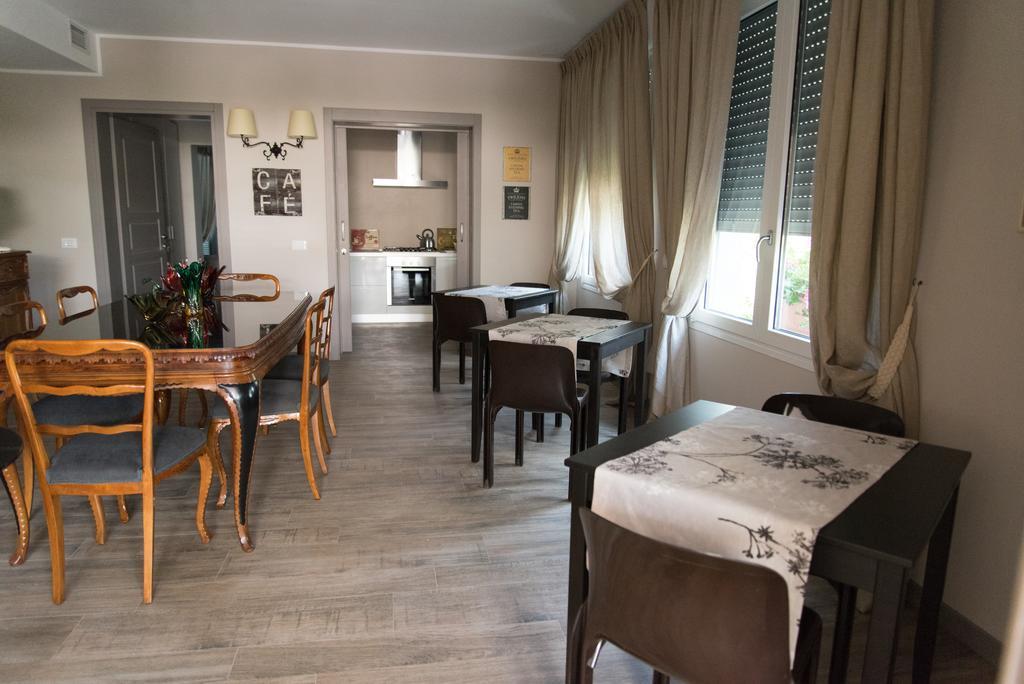 B&B La Dimora Del Garda Сирмионе Экстерьер фото